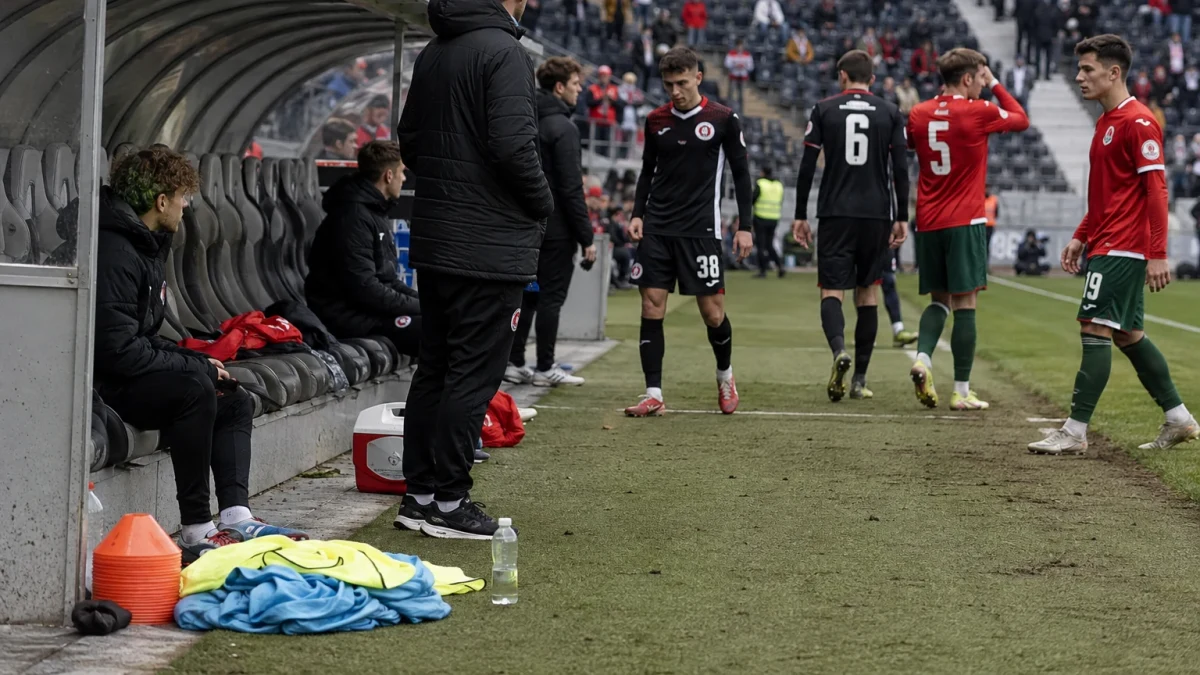 Augsburg murskasi Frankfurtin ja nousi Bundesliigan kärkeen