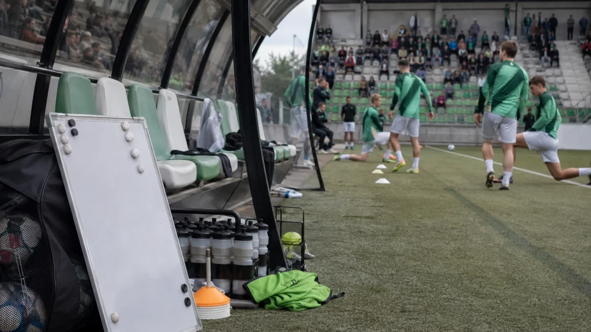 Wolfsburg johtaa maalierolla ja Bayern vaanii tasapisteissa