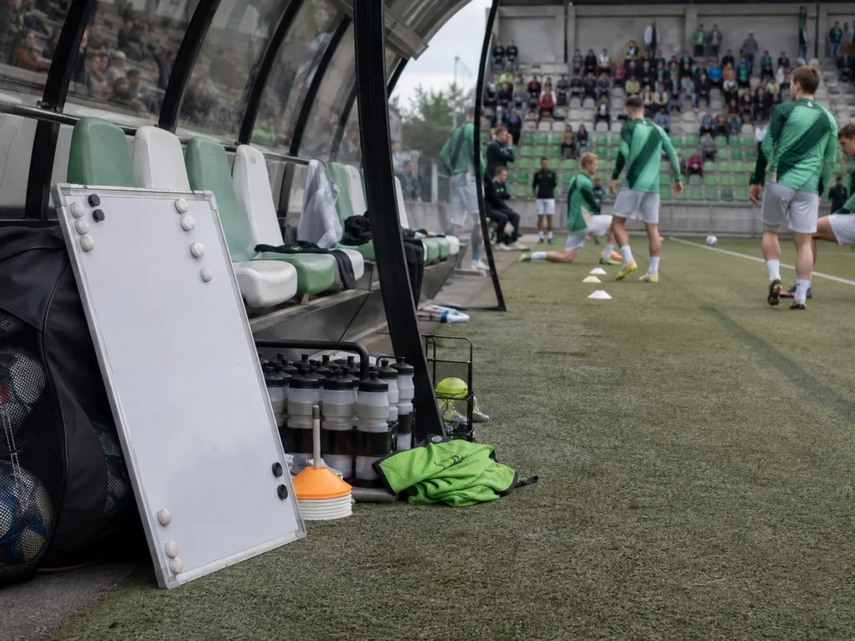 Wolfsburg johtaa maalierolla ja Bayern vaanii tasapisteissa